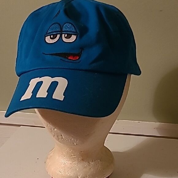 M & M Hat - Picture 1 of 5